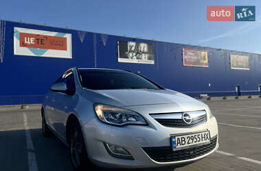 Универсал Opel Astra 2011 в 