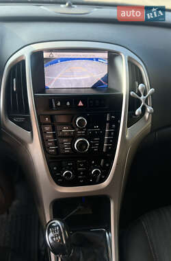 Универсал Opel Astra 2011 в 