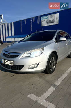 Универсал Opel Astra 2011 в 