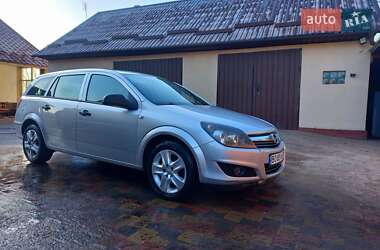 Універсал Opel Astra 2011 в 