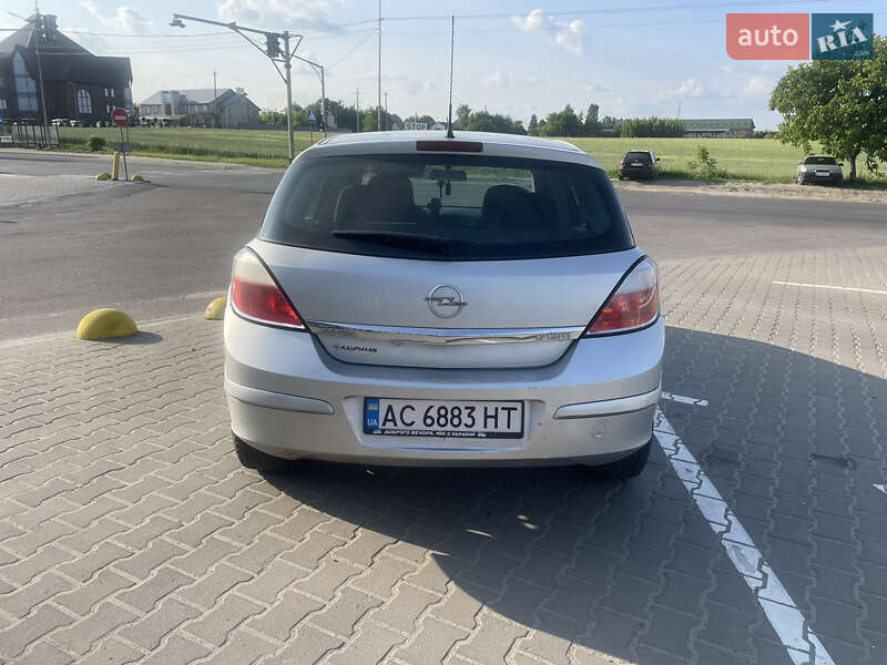 Хэтчбек Opel Astra 2005 в Луцке