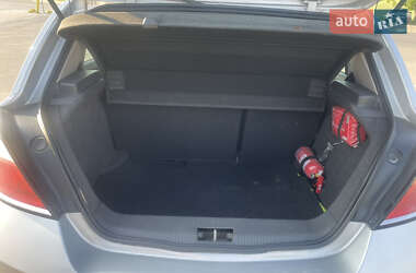 Хэтчбек Opel Astra 2005 в 
