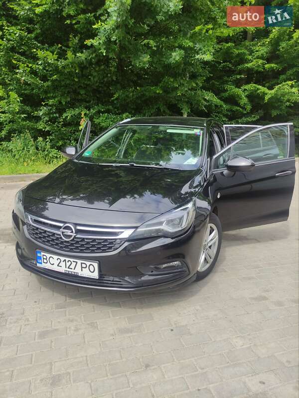 Универсал Opel Astra 2017 в Львове