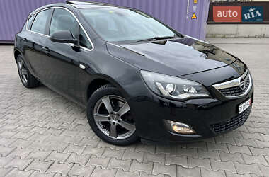 Хэтчбек Opel Astra 2010 в 