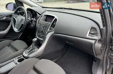 Хэтчбек Opel Astra 2010 в 