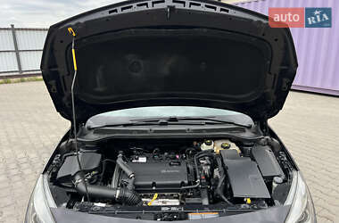 Хэтчбек Opel Astra 2010 в 
