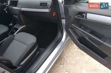 Универсал Opel Astra 2006 в 