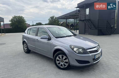Хэтчбек Opel Astra 2009 в 