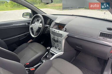 Хэтчбек Opel Astra 2009 в 