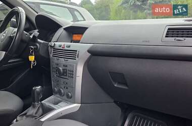 Универсал Opel Astra 2011 в 