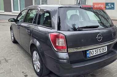 Универсал Opel Astra 2011 в 