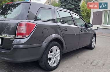 Универсал Opel Astra 2011 в 