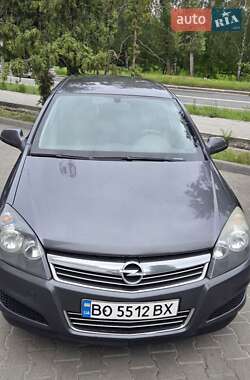 Универсал Opel Astra 2011 в 
