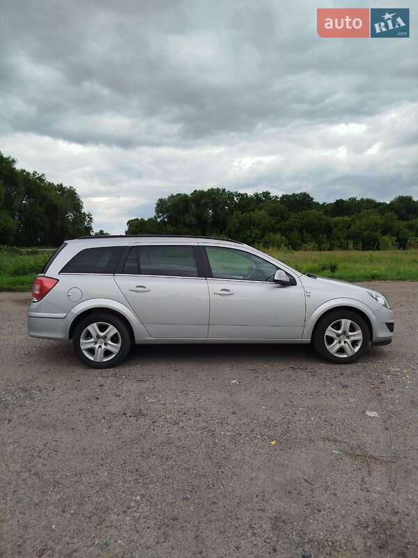 Универсал Opel Astra 2010 в Недригайлове фото 4 Универсал Opel Astra 2010 в Недригайлове