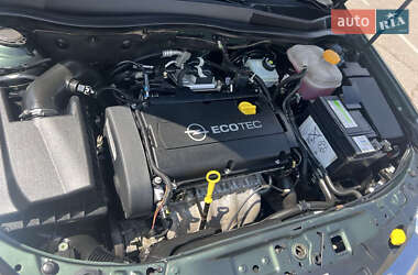 Универсал Opel Astra 2010 в 