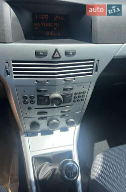 Универсал Opel Astra 2010 в 