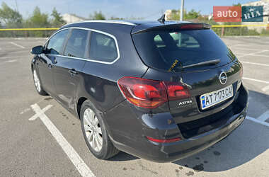 Универсал Opel Astra 2012 в 