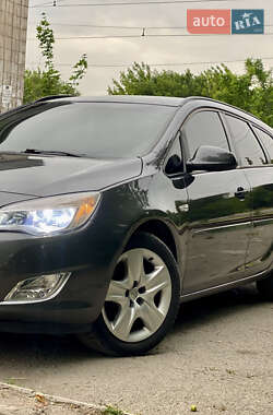 Универсал Opel Astra 2011 в Каменском