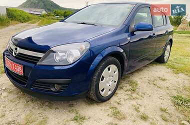 Хэтчбек Opel Astra 2006 в 