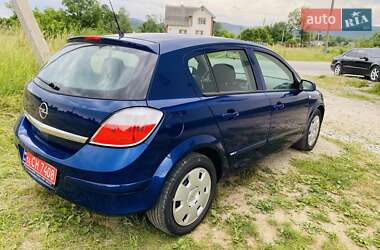 Хэтчбек Opel Astra 2006 в 