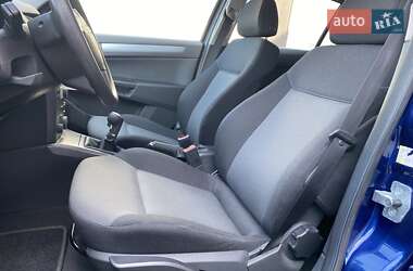 Хэтчбек Opel Astra 2006 в 