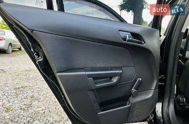 Хэтчбек Opel Astra 2006 в 