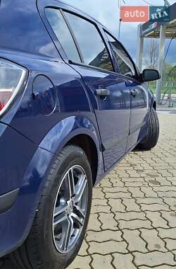 Хэтчбек Opel Astra 2008 в 