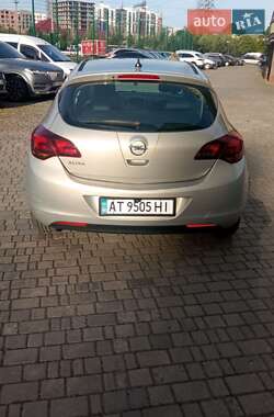 Хэтчбек Opel Astra 2010 в 