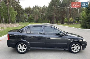 Седан Opel Astra 2006 в 