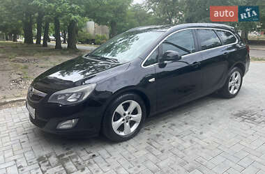 Универсал Opel Astra 2011 в 