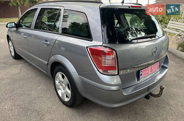 Универсал Opel Astra 2005 в 