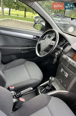 Универсал Opel Astra 2005 в 