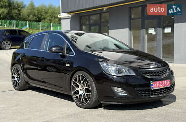 Хэтчбек Opel Astra 2011 в Львове