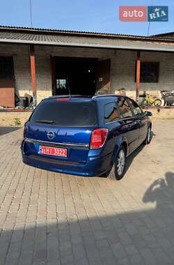 Универсал Opel Astra 2005 в 