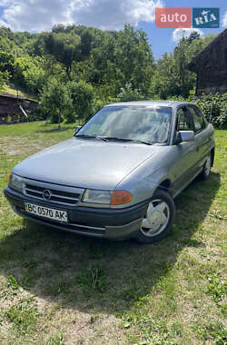 Седан Opel Astra 1994 в Золочеве