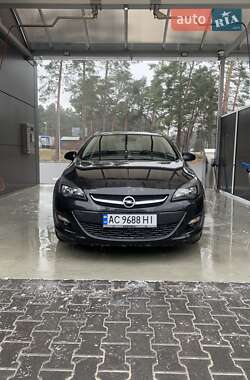 Універсал Opel Astra 2014 в Маневичах