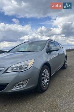 Универсал Opel Astra 2011 в Звенигородке