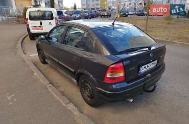 Хэтчбек Opel Astra 1998 в 