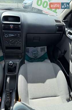 Седан Opel Astra 2006 в 