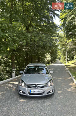 Універсал Opel Astra 2010 в Чернівцях