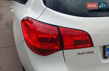 Универсал Opel Astra 2012 в Стрые