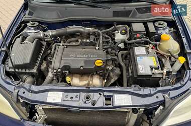 Седан Opel Astra 2006 в 