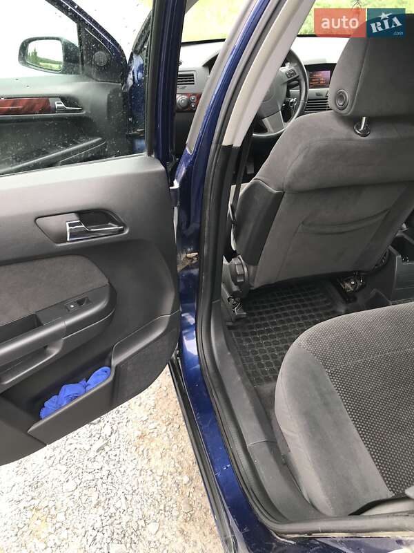 Универсал Opel Astra 2004 в Млинове