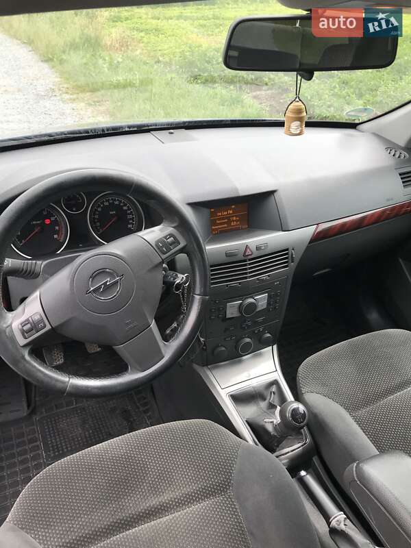 Универсал Opel Astra 2004 в Млинове