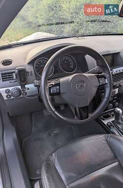 Кабриолет Opel Astra 2008 в 