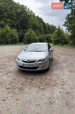 Универсал Opel Astra 2011 в Хмельницком