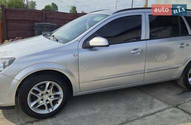 Универсал Opel Astra 2005 в Коростене