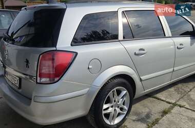 Универсал Opel Astra 2005 в 