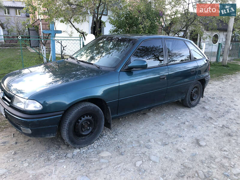 Хэтчбек Opel Astra 1997 в Добротове фото 3 Хэтчбек Opel Astra 1997 в Добротове