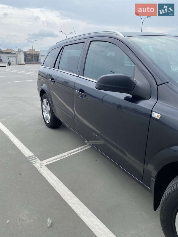 Универсал Opel Astra 2008 в Киеве